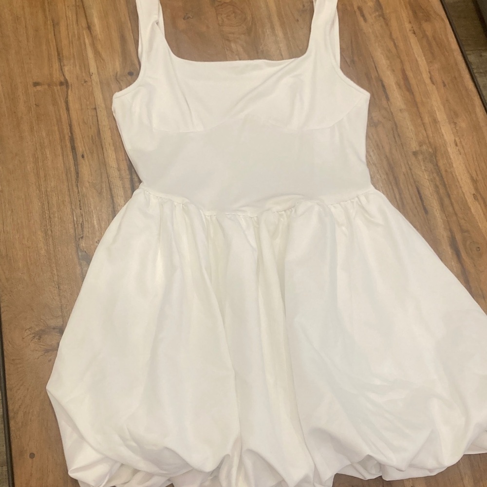 White Sleeveless Bubble Hem Dress - Picture 4 of 5